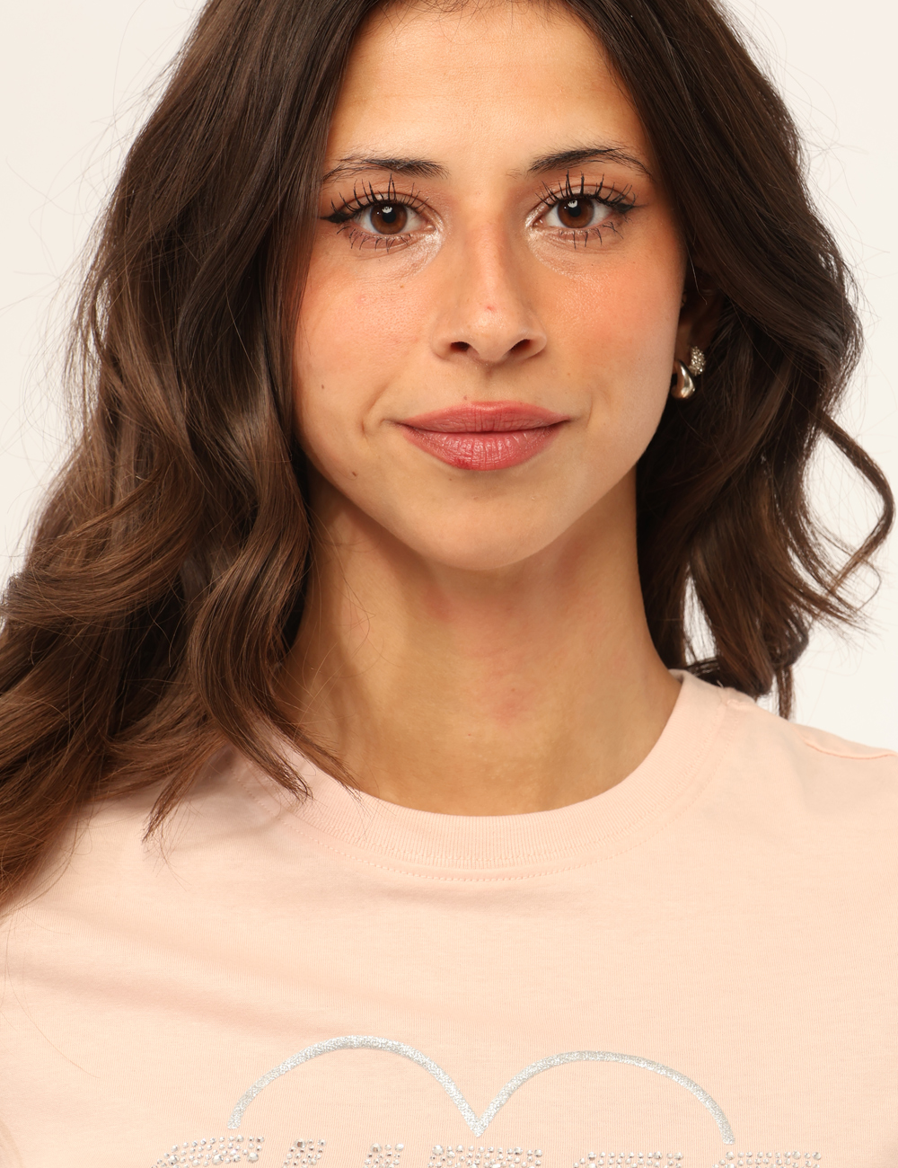 V5GI10-K9RM1-SB_DOLLY-PINK_PE26_5 T-shirt Guess Rosa - T-shirt GUESS Rosa da donna Fresca, femminile e luminosa, la T-shirt GUESS Rosa è il capo perfetto per