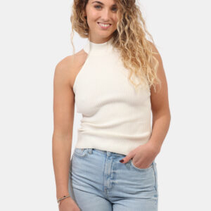 Top Guess Bianco - Top con spalle scoperte e collo alto, in maglina ed in total bianco. La vestibilità è morbida e regolare.