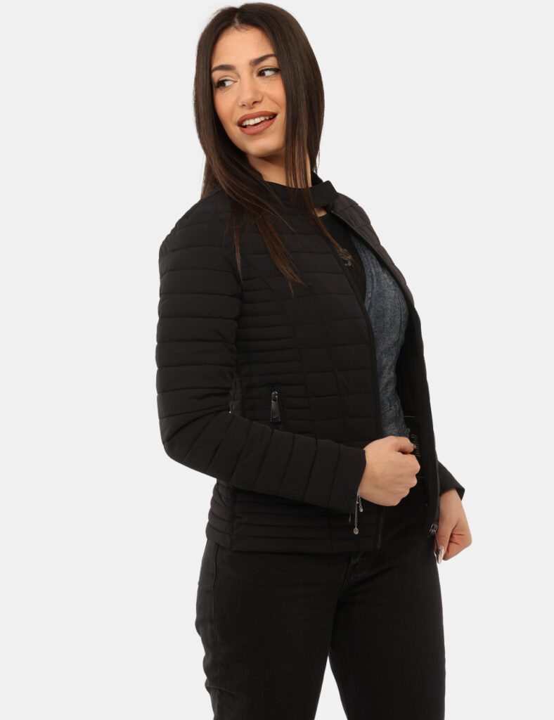 Giacca Guess Nera - Giacca GUESS Nera da donna Decisa, moderna e versatile: la Giacca GUESS Nera è il capo perfetto per comp