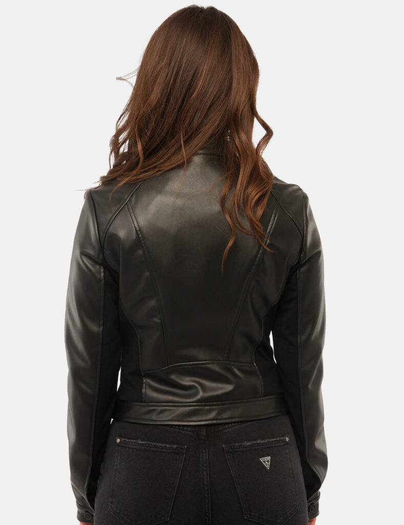 Giacca Guess Nera - Giacca GUESS Nera da donna – Stile contemporaneo per la primavera estateLa Giacca GUESS Nera è il capo p