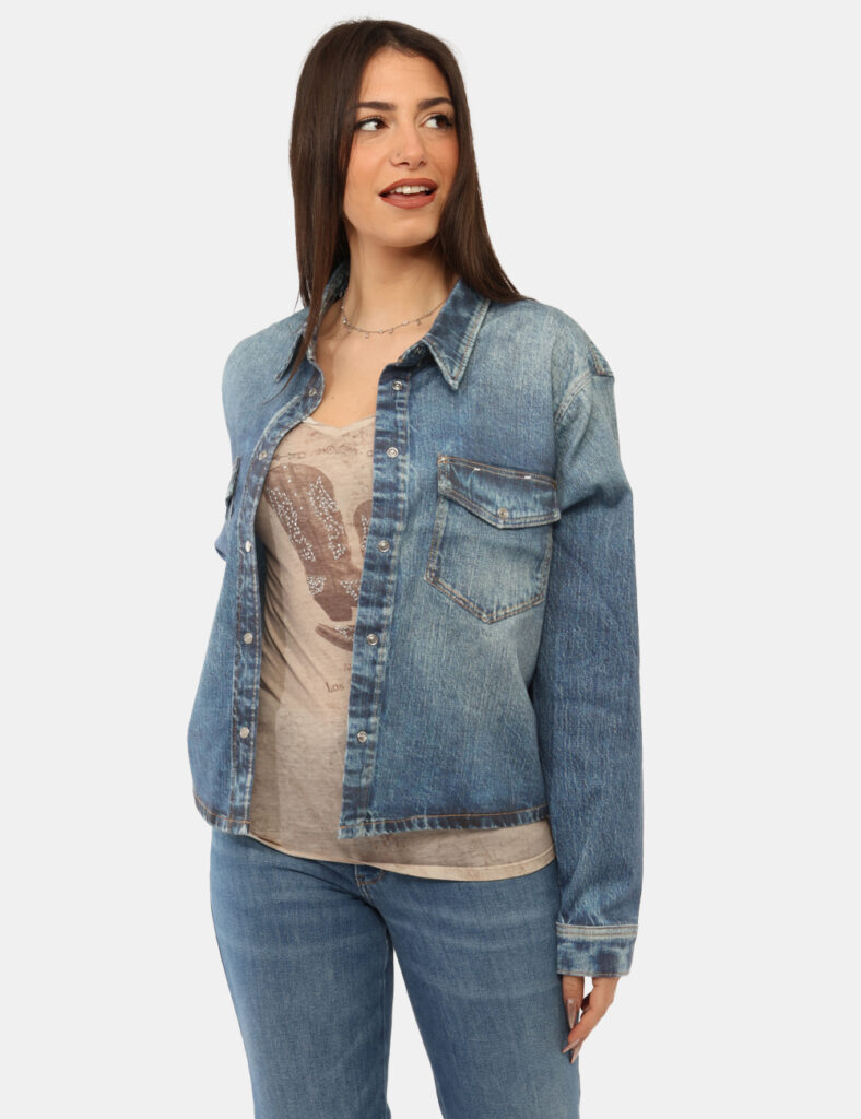 Camicia Guess Blu - Camicia GUESS Blu da donna La Camicia GUESS Blu è il capo ideale per chi ama uno stile casual ma curato