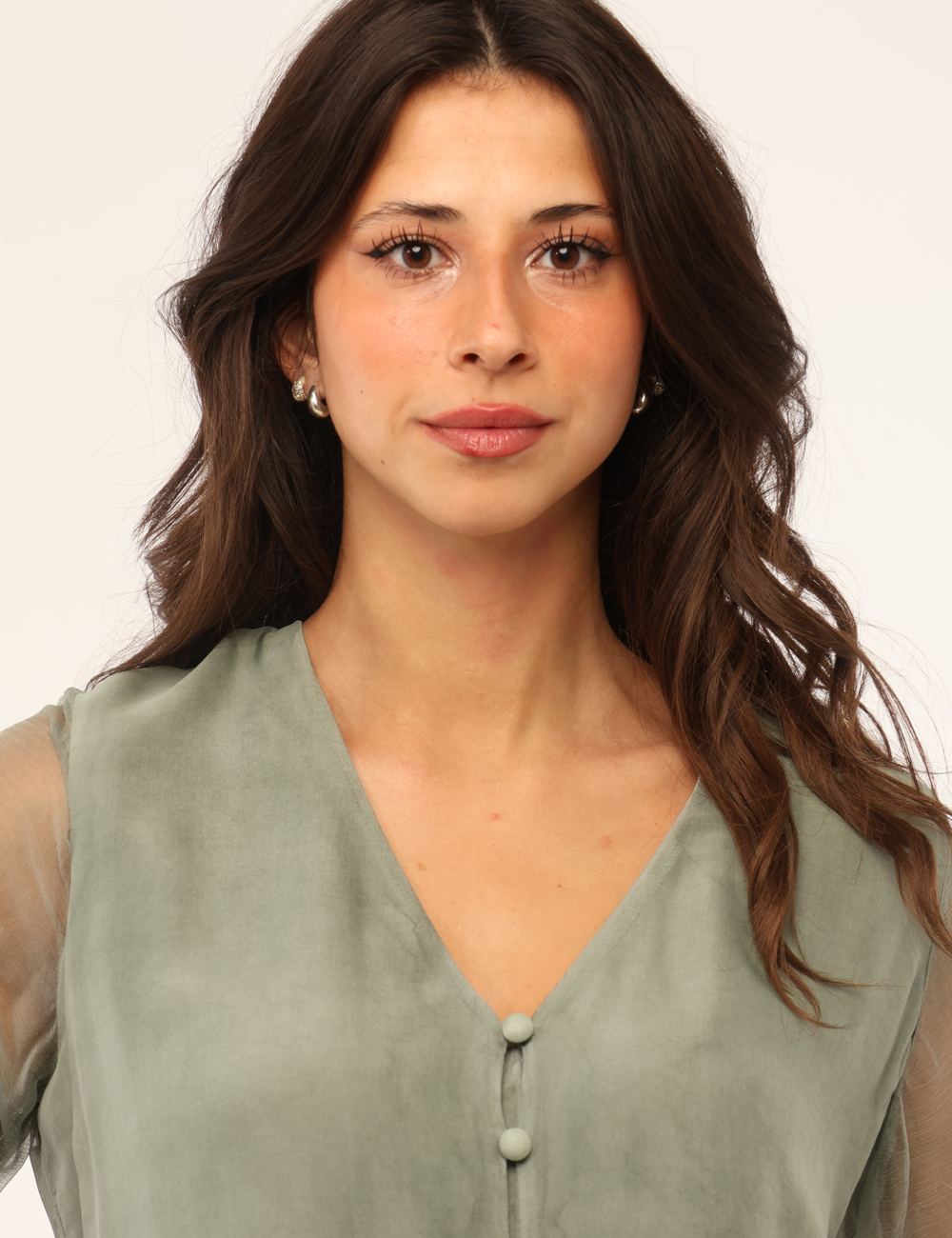 W5YH0V-WE550-SB_FADE-TO-JADE-MULTI_PE26_7 Blusa Guess Verde - Blusa GUESS Verde da donna Elegante e sofisticata, la Blusa GUESS Verde è il capo perfetto per chi desid