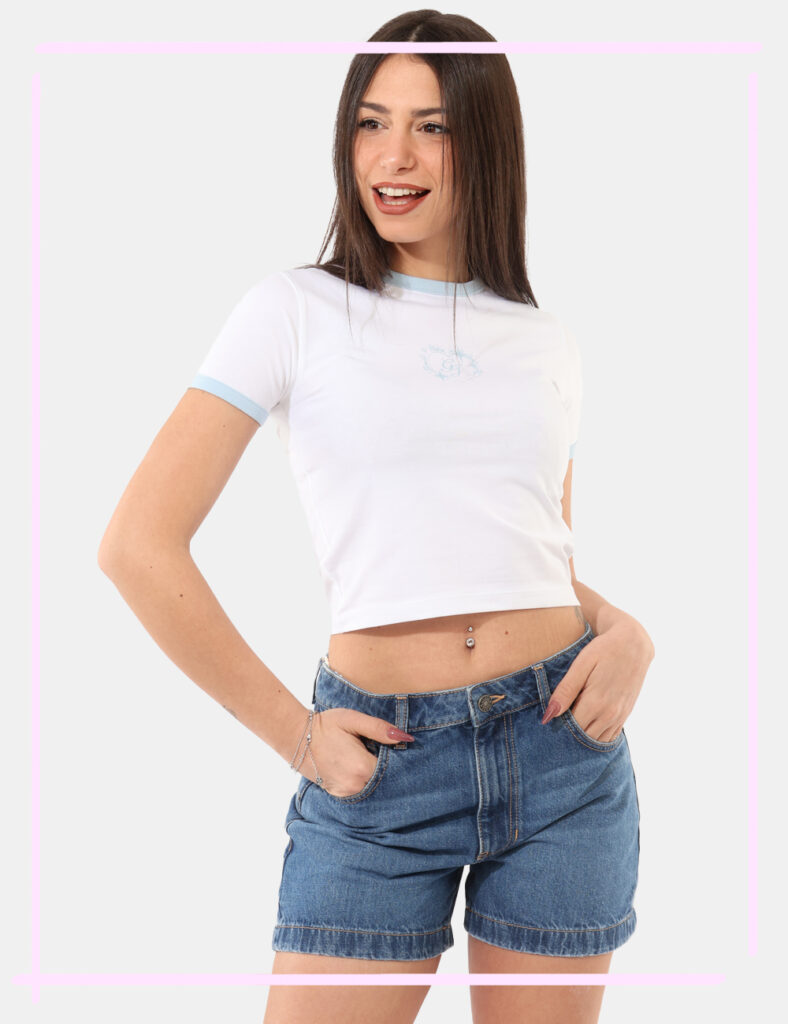 T shirt Guess Bianco taglia S - T shirt GUESS Bianca da donna La T shirt GUESS Bianca da donna è un capo fresco e contempora