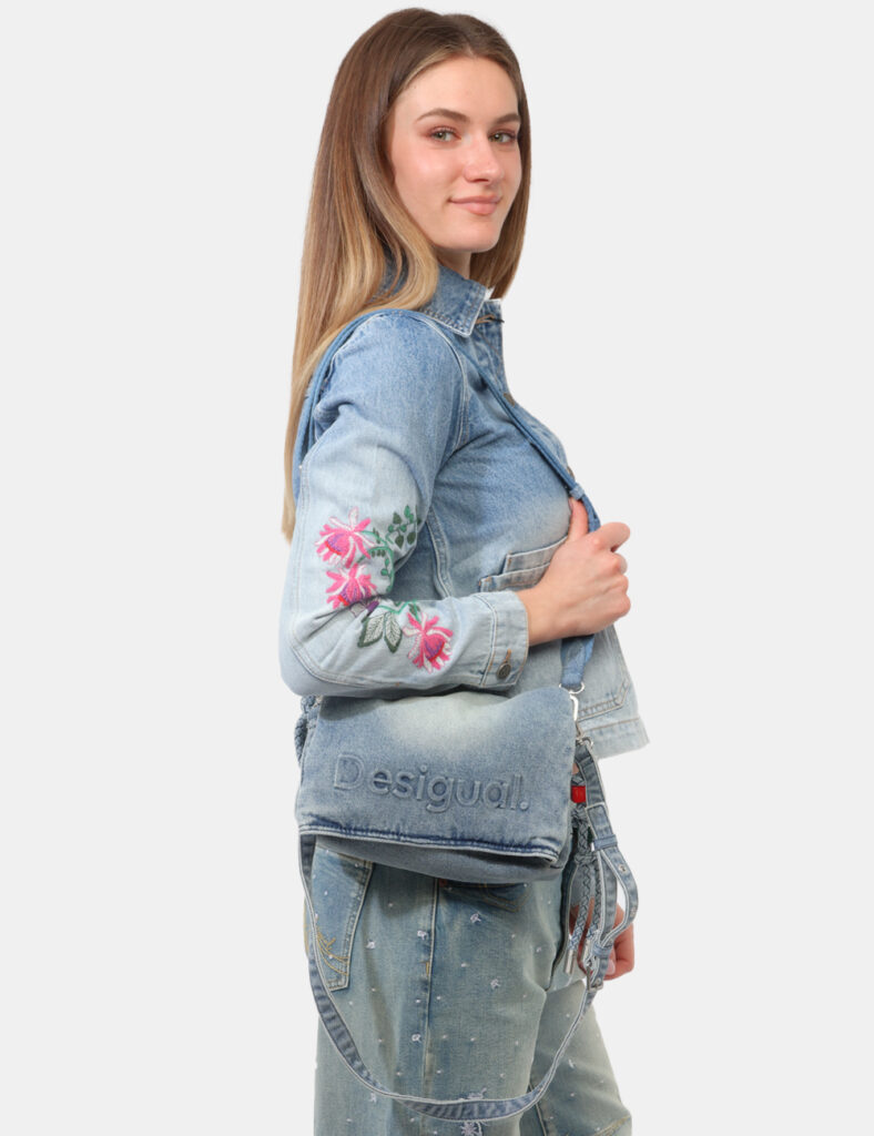 Borsa Desigual Azzurra - Borsa DESIGUAL Azzurra da donna Fresca, pratica e dal design contemporaneo, la Borsa DESIGUAL Azzur