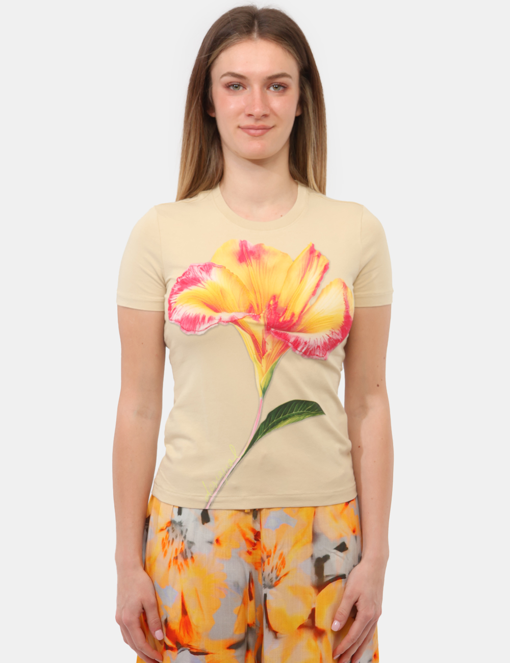 26SWTK03-OB_BIANCO_PE26_6 T-shirt Desigual Beige - T-shirt DESIGUAL Beige da donna La T-shirt DESIGUAL Beige è il capo perfetto per chi ama uno stile