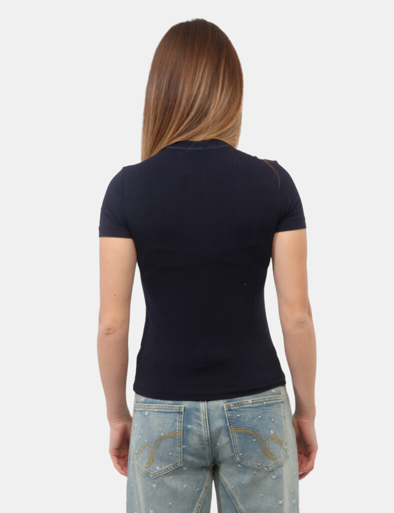 T-shirt Desigual Blu - T-shirt DESIGUAL Blu da donna La T-shirt DESIGUAL Blu è il capo perfetto per aggiungere un tocco fres