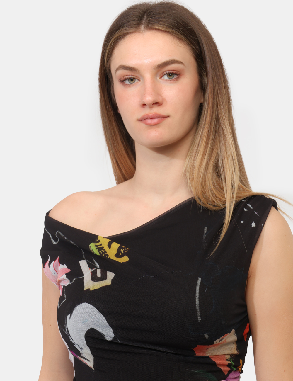 26SWVK29-OB_NERO_PE26_5 Vestito Desigual Nero - Vestito DESIGUAL Nero da donna Il Vestito DESIGUAL Nero è il capo perfetto per chi desidera un look