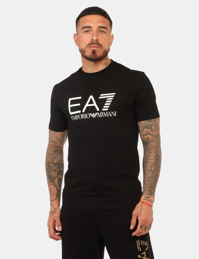 T-shirt Ea7 Nera - T-shirt EA7 Nera da uomo La T-shirt EA7 Nera è un capo essenziale che unisce semplicità, comfort e stile