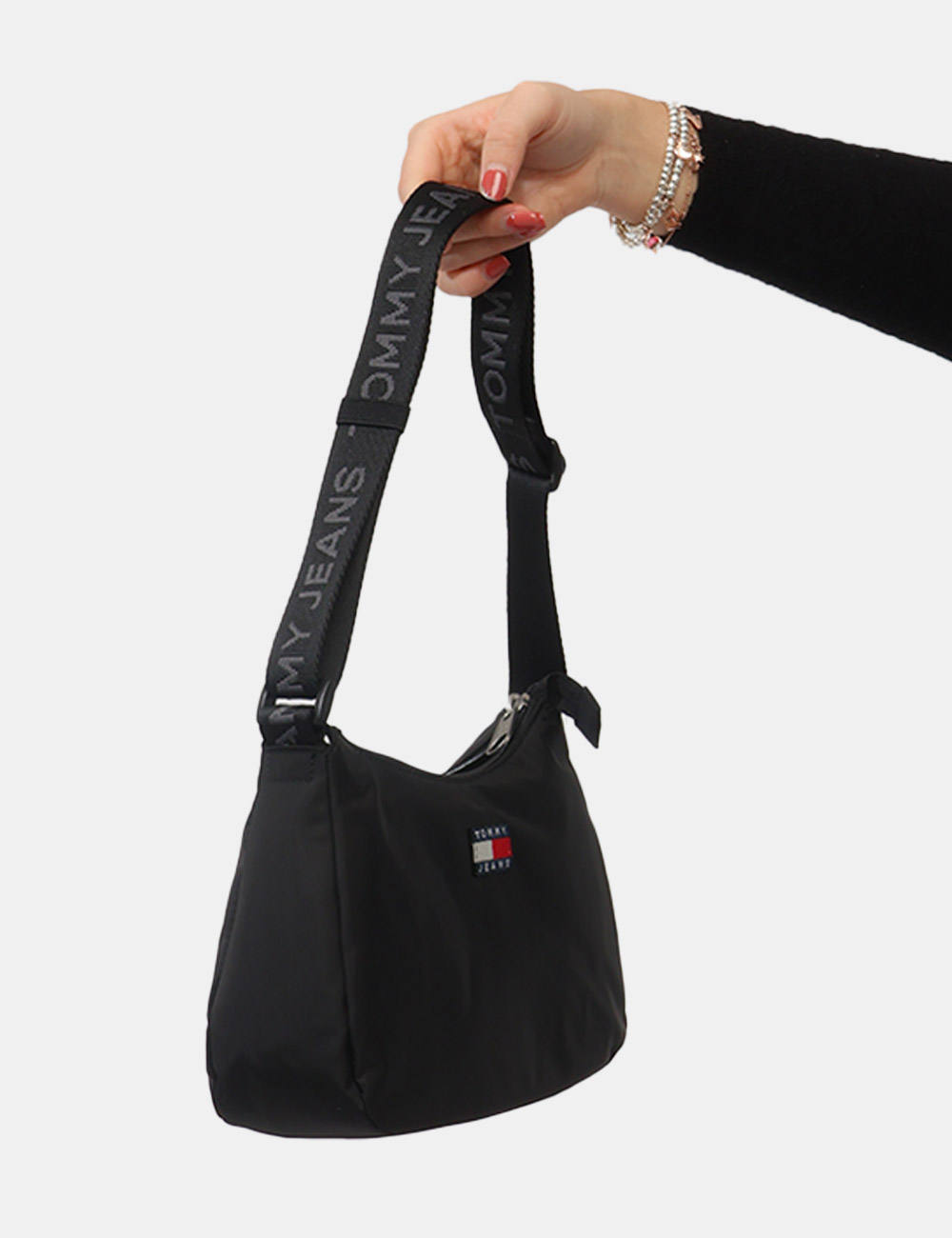AW0AW17888-OB_BLACK_PE26_3 Borsa Tommy Hilfiger Nera - Borsa TOMMY HILFIGER Nera da donna La Borsa TOMMY HILFIGER Nera è la scelta ideale se cerchi un