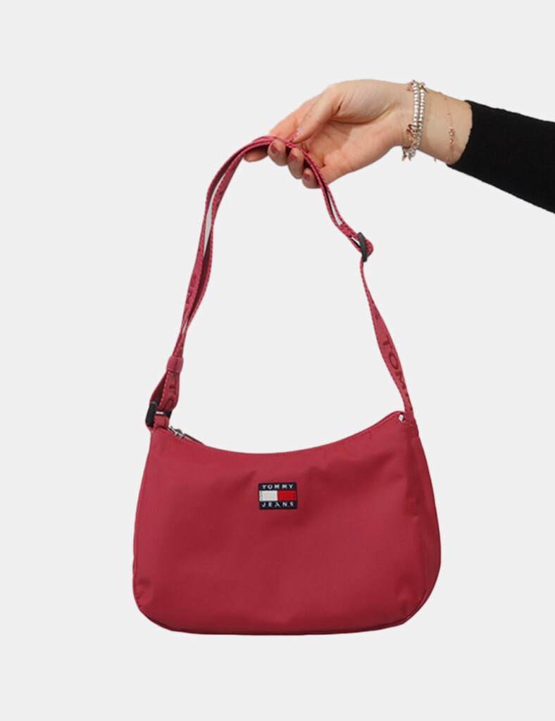 Borsa Tommy Hilfiger Bordeaux - Borsa TOMMY HILFIGER Bordeaux da donnaLa Borsa TOMMY HILFIGER Bordeaux è l’accessorio ideale