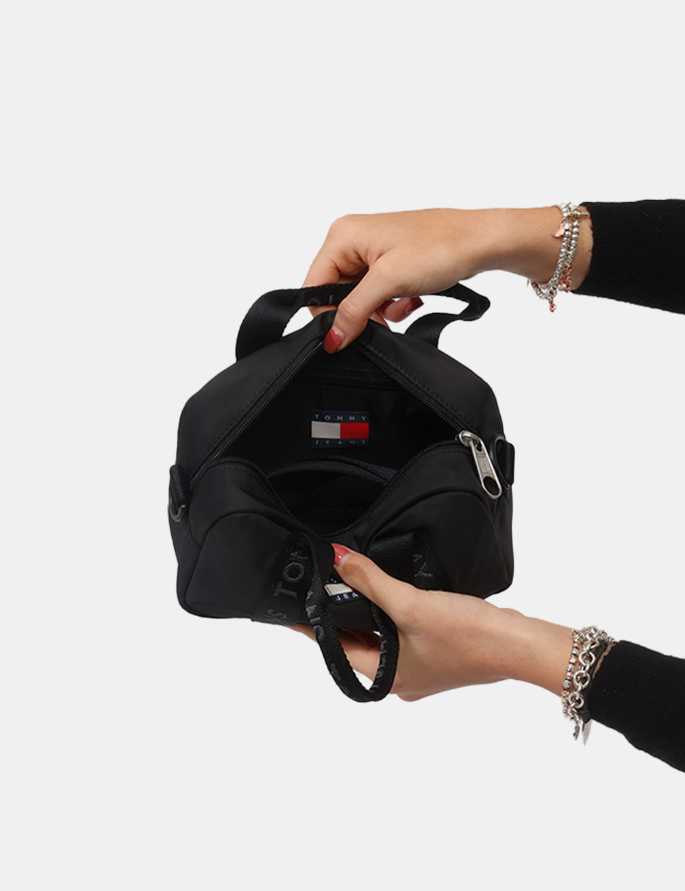 AW0AW17889-OB_BLACK_PE26_6 AW0AW17889-OB_BLACK_PE26