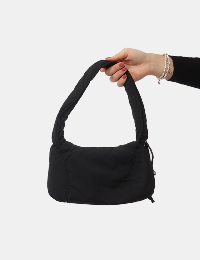 Borsa Tommy Hilfiger Nera - Borsa TOMMY HILFIGER Nera da donnaLa Borsa TOMMY HILFIGER Nera è l’accessorio ideale per chi ama