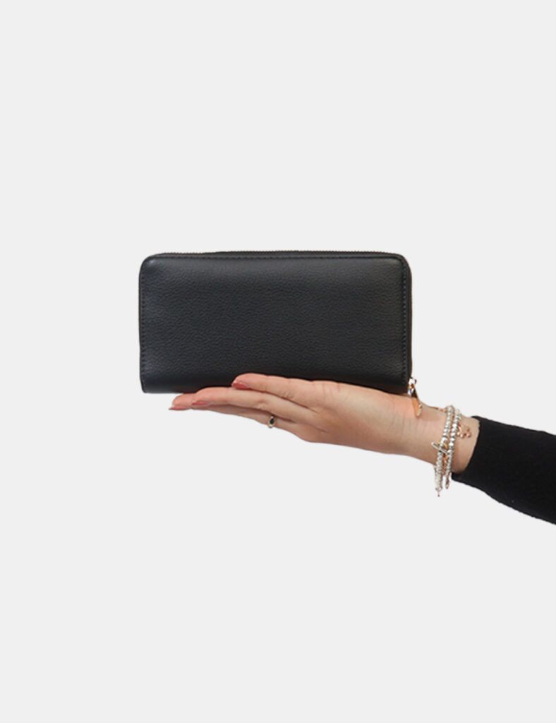 Portafoglio Tommy Hilfiger Nero - Portafoglio TOMMY HILFIGER Nero da donnaIl Portafoglio TOMMY HILFIGER Nero è l’accessorio