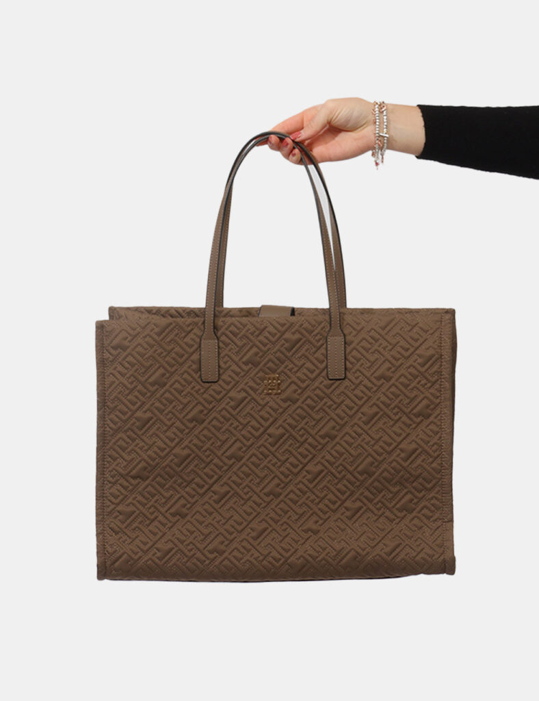 Borsa Tommy Hilfiger Marrone - Borsa TOMMY HILFIGER Marrone da donnaLa Borsa TOMMY HILFIGER Marrone è l’accessorio ideale pe