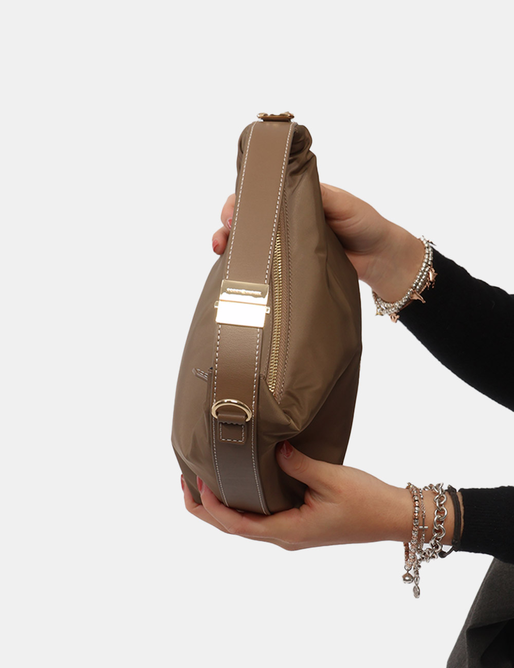 AW0AW18164-OB_NORDIC-TAUPE_PE26_5 Borsa Tommy Hilfiger Marrone - Borsa TOMMY HILFIGER Marrone da donnaLa Borsa TOMMY HILFIGER Marrone è l’accessorio perfetto