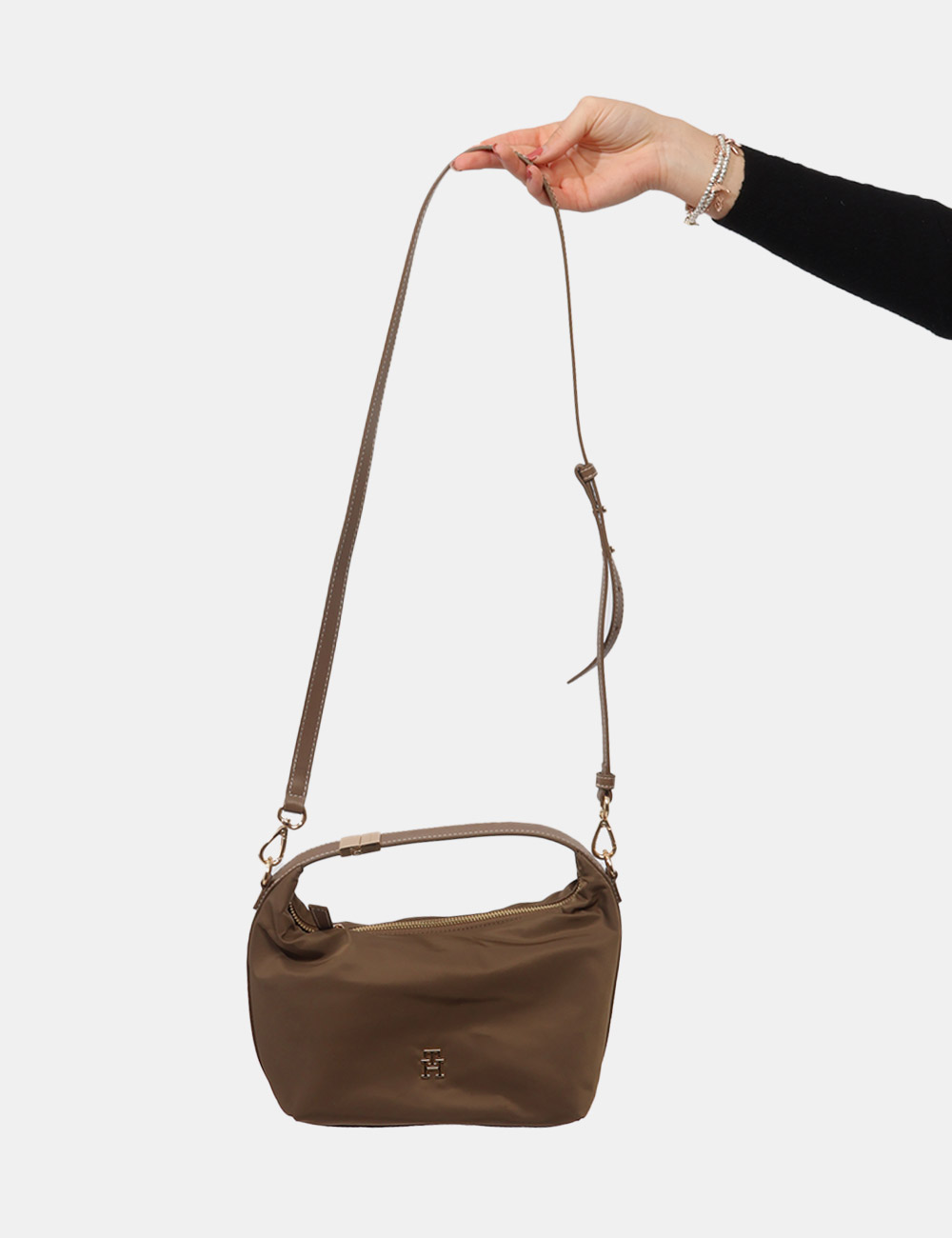 AW0AW18164-OB_NORDIC-TAUPE_PE26_7 Borsa Tommy Hilfiger Marrone - Borsa TOMMY HILFIGER Marrone da donnaLa Borsa TOMMY HILFIGER Marrone è l’accessorio perfetto