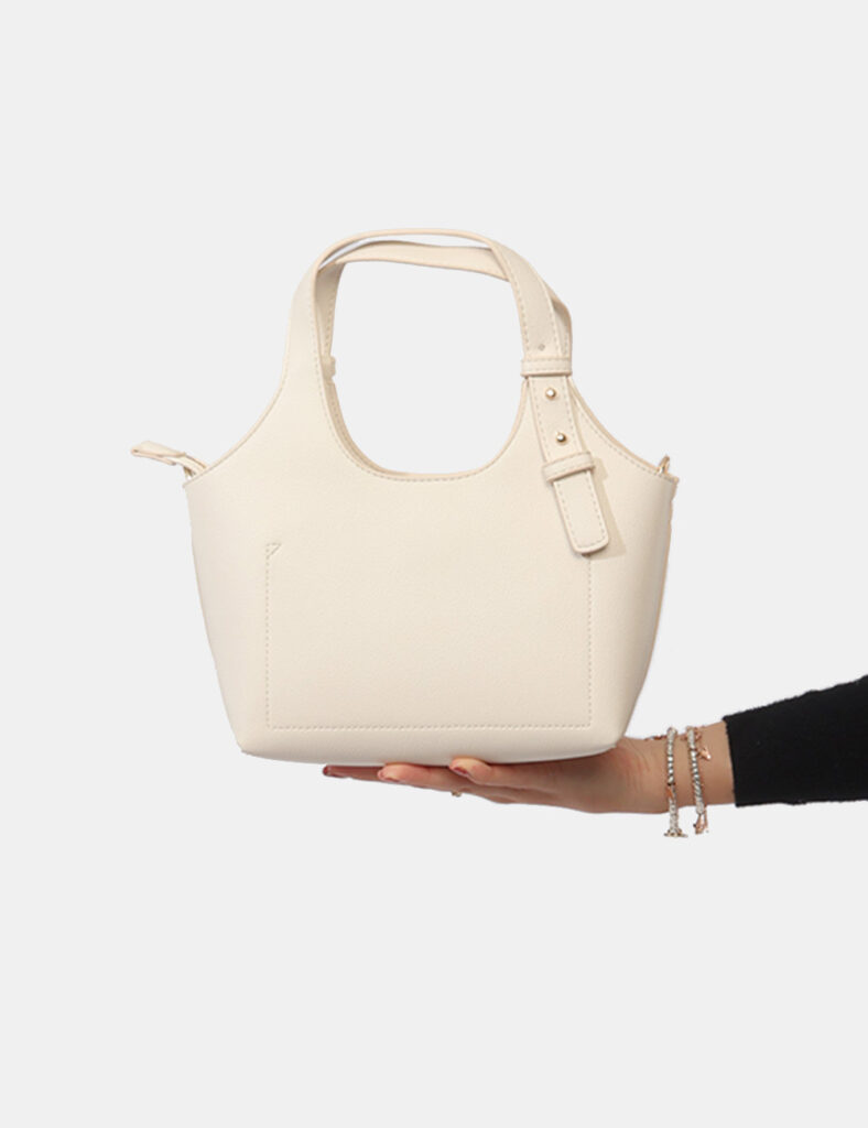 Borsa Tommy Hilfiger Beige - Borsa TOMMY HILFIGER Beige da donnaLa Borsa TOMMY HILFIGER Beige è l’accessorio perfetto per ch