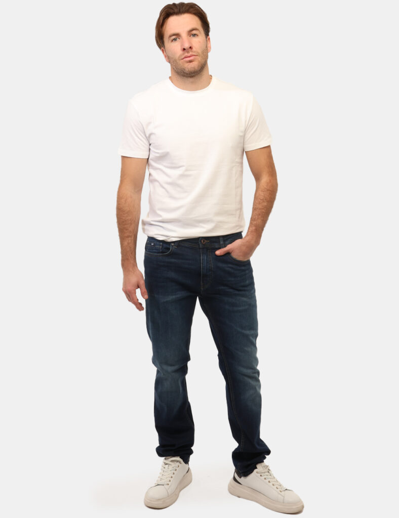 Jeans Gas Blu - Jeans GAS Blu da uomo I Jeans GAS Blu rappresentano una scelta perfetta per chi cerca un denim dal carattere