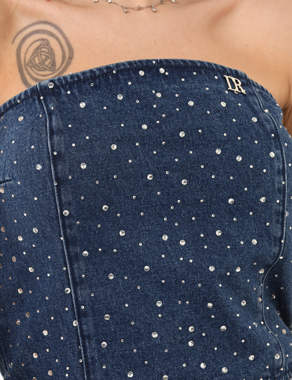 C611DD-46002-MA-CB_JEANS_PE26_5 Top Denny Rose Blu tg.S - Top DENNY ROSE Blu da donna Il Top DENNY ROSE Blu è il capo ideale se desideri unire carattere e f