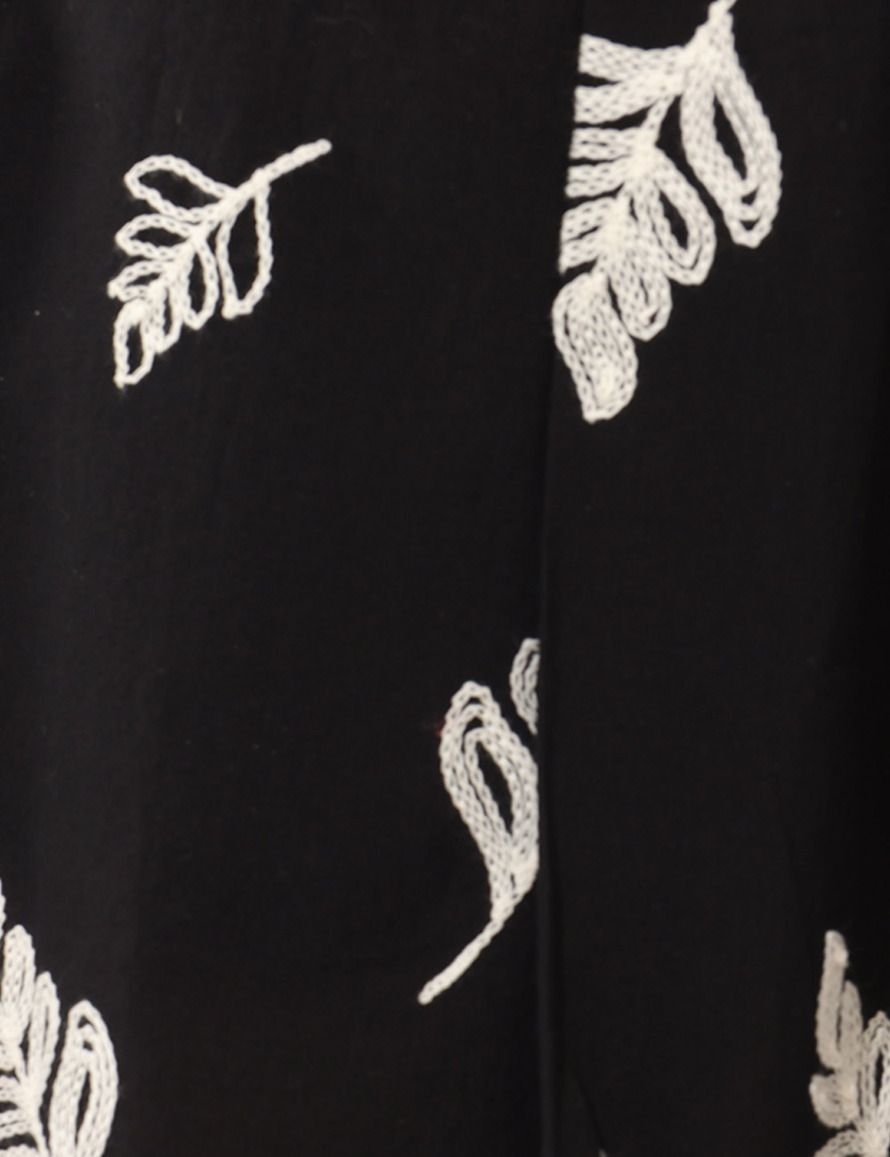 C611ND25014-D-CB_NERO_PE26_5 Shorts Denny Rose Neri tg.42 - Shorts DENNY ROSE Neri da donna Gli Shorts DENNY ROSE Neri sono il capo perfetto per un look