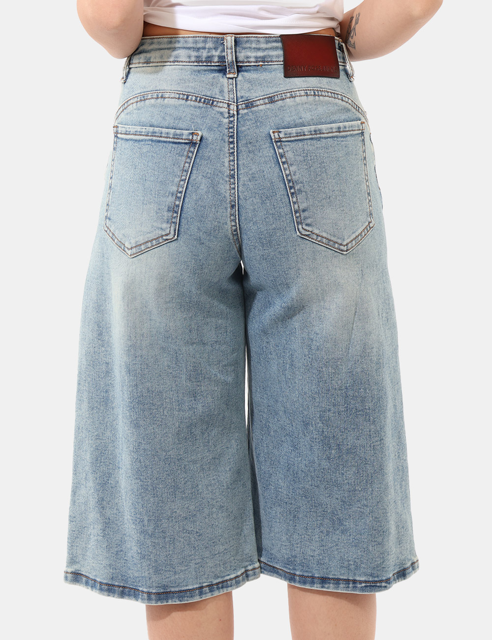 C611ND26012-D-CB_JEANS_PE26_2 Bermuda Denny Rose Azzurri tg.42 - Bermuda DENNY ROSE Azzurri da donna I Bermuda DENNY ROSE Azzurri sono il capo perfetto pe