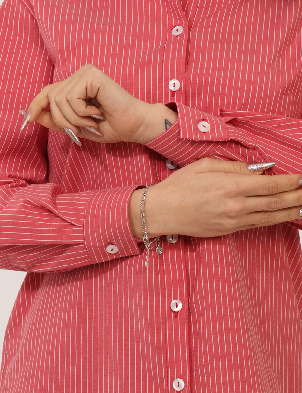 CAD01SP26-TCP230-CAMI-3282-OB_ARAGOSTA-BIANCO_PE26_3 Camicia Materica Rossa - Camicia MATERICA Rossa La Camicia MATERICA Rossa è il capo perfetto per aggiungere energia e person