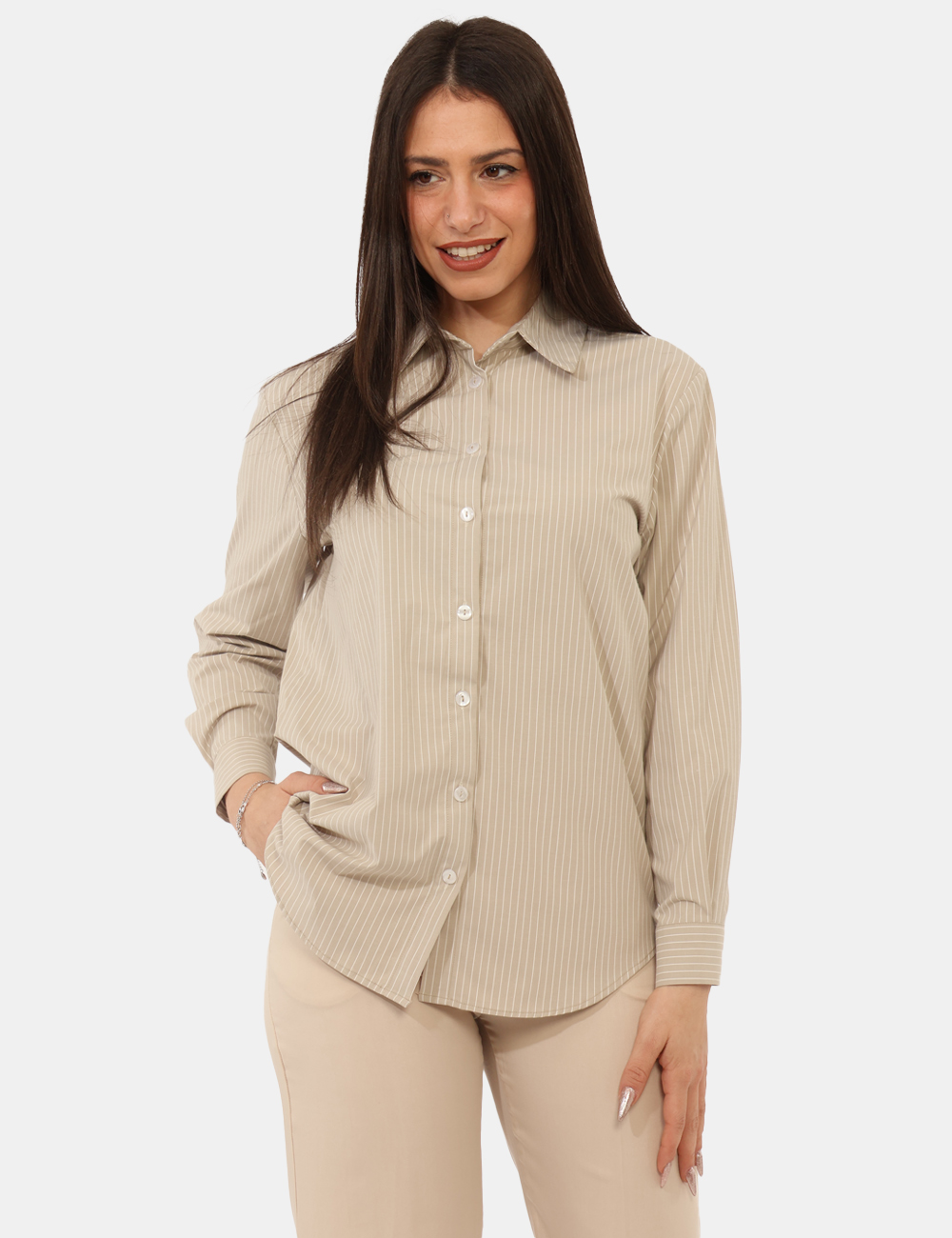 CAD01SP26-TCP230-CAMI-3282-OB_BEIGE-BIANCO_PE26_1 Camicia Materica Beige - Camicia MATERICA Beige La Camicia MATERICA Beige è un capo versatile e raffinato, perfetto per acco