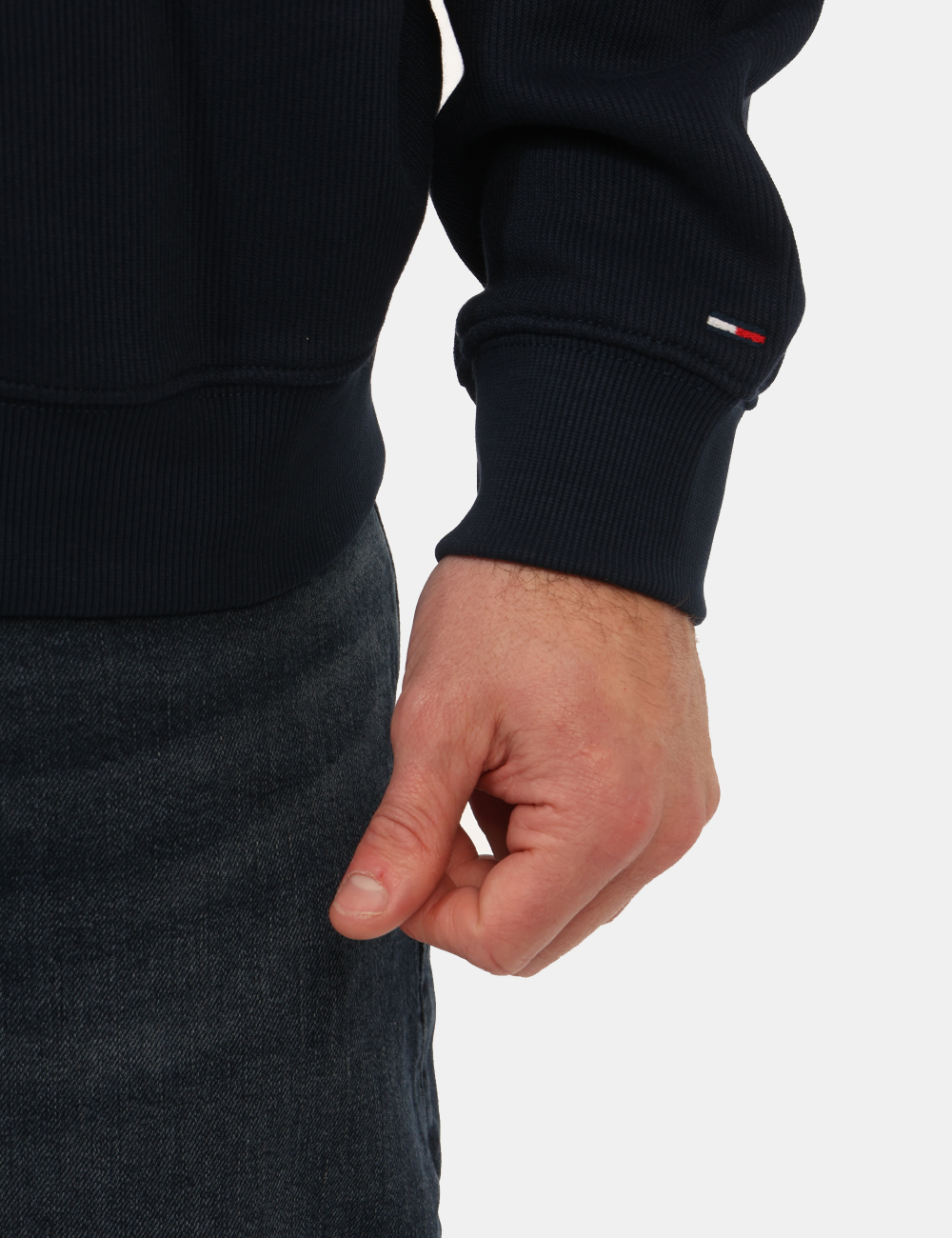 DM0DM22373-OB_C1G_PE26_3 Maglione Tommy Hilfiger Blu - Maglione TOMMY HILFIGER Blu Il Maglione TOMMY HILFIGER Blu è il capo ideale per chi cerca comf