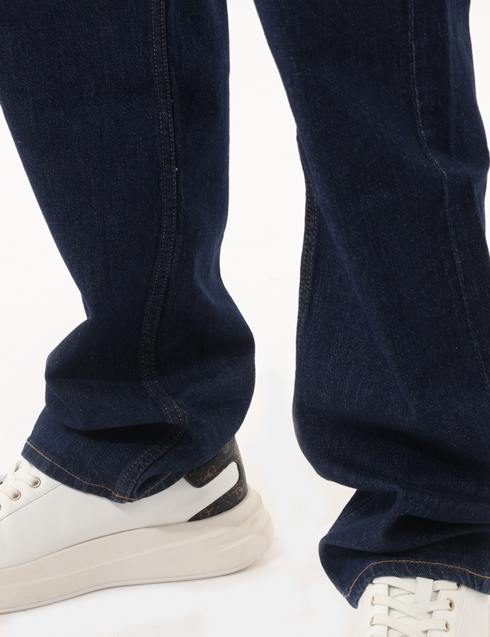 DM0DM22440-OB_1BK_PE26_3 Jeans Tommy Hilfiger Blu - Jeans TOMMY HILFIGER Blu I Jeans TOMMY HILFIGER Blu sono un’icona intramontabile del guardaroba m