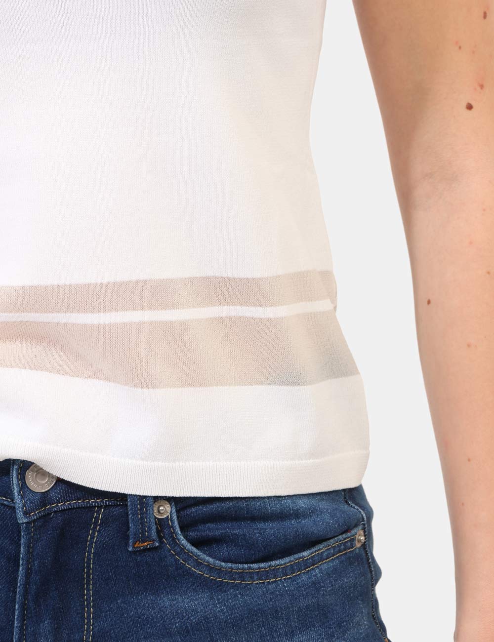 DS6310-OB_WHITE_PE26_3 Top Materica Bianco - Top MATERICA Bianco da donna Il Top MATERICA Bianco da donna è la scelta ideale per chi desidera un ca