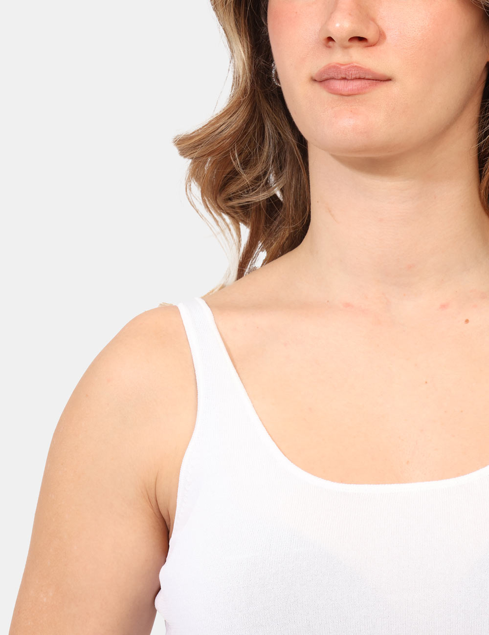 DS6310-OB_WHITE_PE26_4 Top Materica Bianco - Top MATERICA Bianco da donna Il Top MATERICA Bianco da donna è la scelta ideale per chi desidera un ca