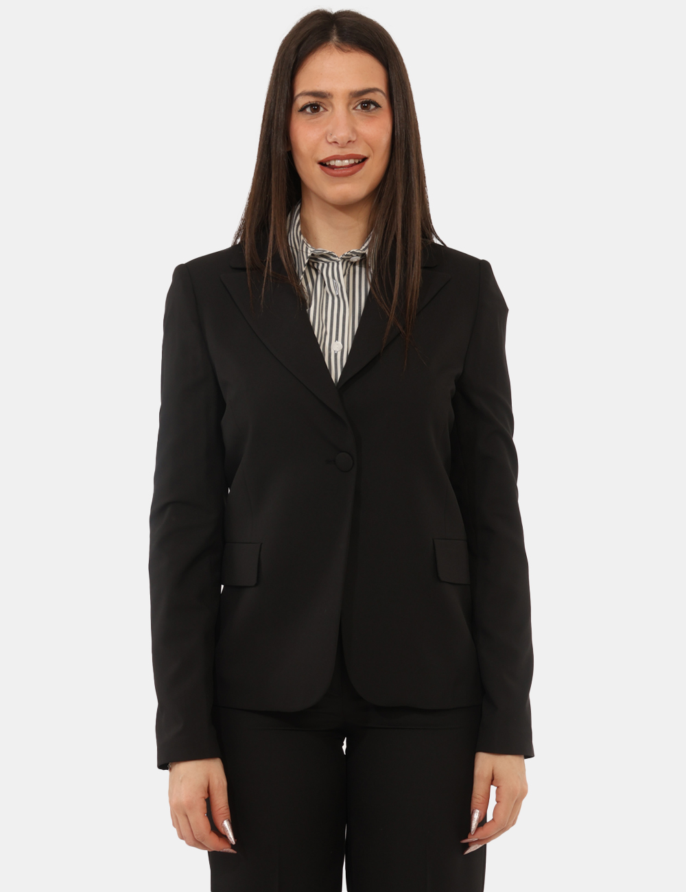 GD01SP26-TP333-NIZZA-OB_NERO_PE26_5 Blazer Materica Nero - Blazer MATERICA Nero Il Blazer MATERICA Nero è un capo essenziale e sofisticato, pensato per accompag