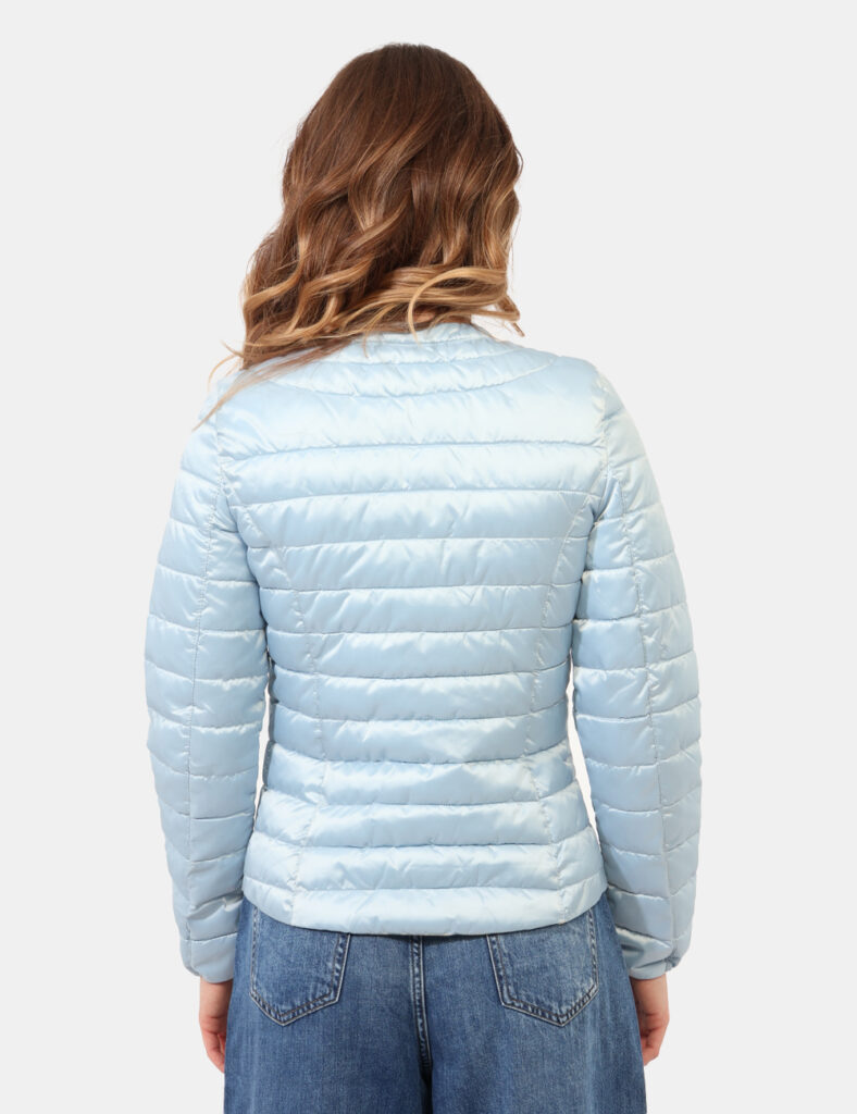 Piumino Yes Zee Azzurro - Piumino YES ZEE Azzurro da donna Il Piumino YES ZEE Azzurro è un capo leggero e versatile, pensat