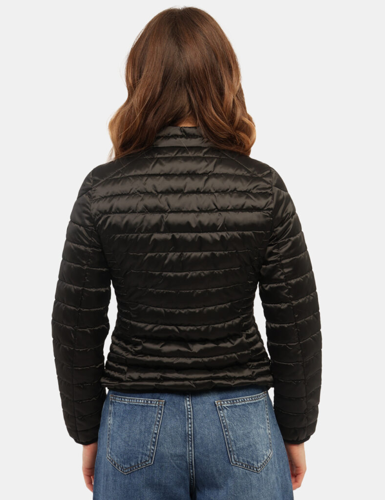 Piumino Yes Zee Nero - Piumino YES ZEE Nero da donna Il Piumino YES ZEE Nero è un capo essenziale e versatile, perfetto per