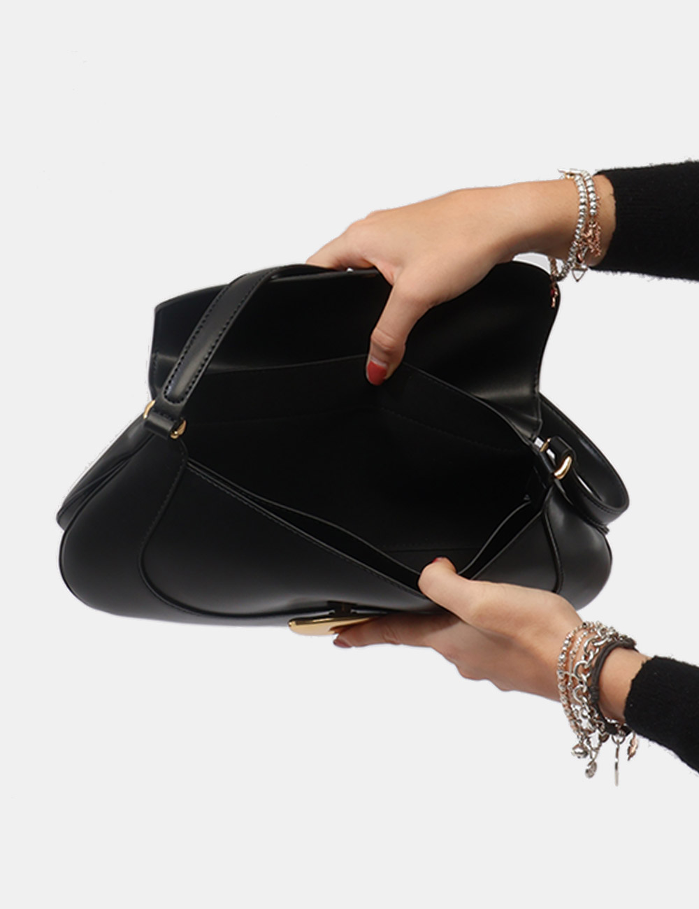 LV04F3146G-OB_BLACK_PE26_5 Borsa Calvin Klein Nera - Borsa CALVIN KLEIN Nera da donnaLa Borsa CALVIN KLEIN Nera è l’accessorio perfetto per chi desider