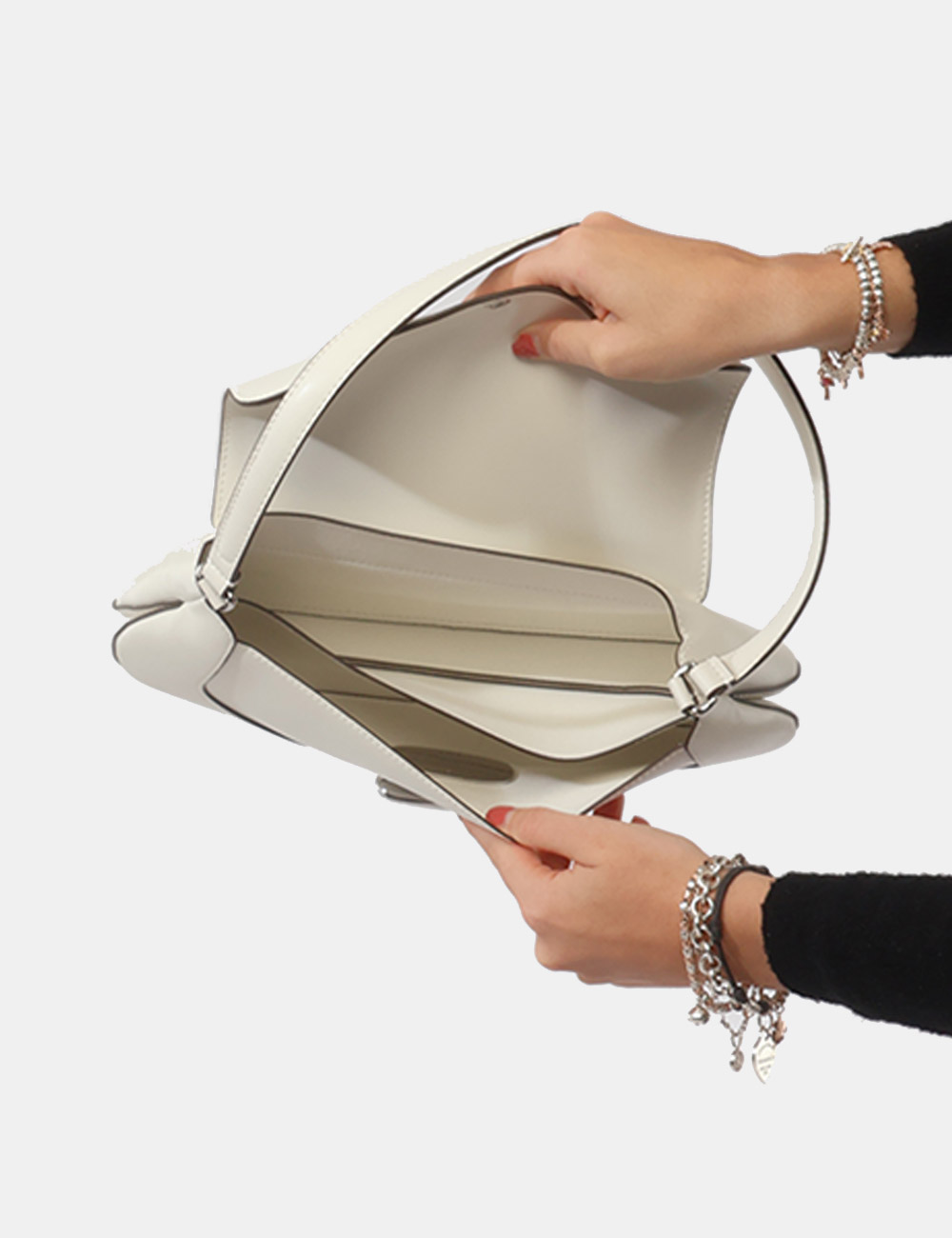 LV04F3146G-OB_LILY-WHITE_PE26_5 Borsa Calvin Klein Bianca - Borsa CALVIN KLEIN Bianca da donnaLa Borsa CALVIN KLEIN Bianca è l’accessorio perfetto per chi d