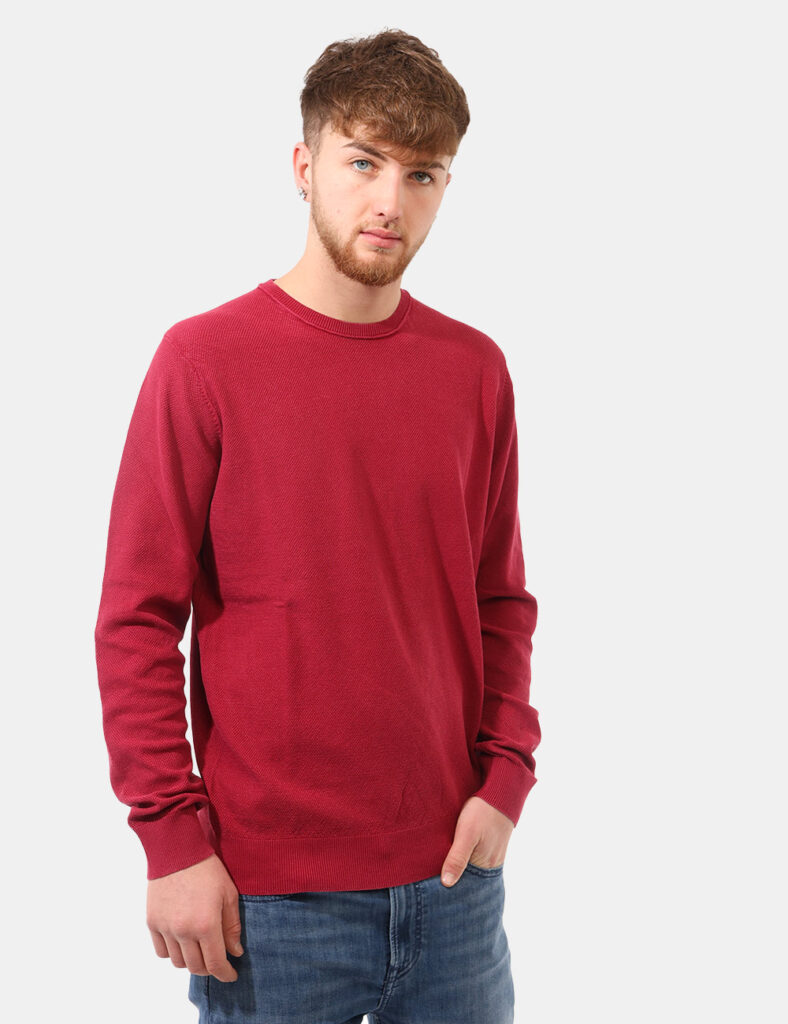 Maglione Goha Rosso - Maglione GOHA Rosso Il Maglione GOHA Rosso è la scelta ideale per chi desidera aggiungere un tocco di