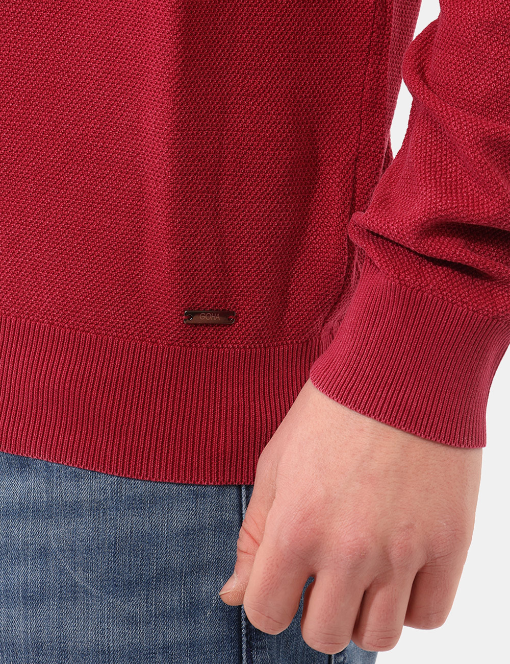 P10008-OB_LAMPONE_PE26_3 Maglione Goha Rosso - Maglione GOHA Rosso Il Maglione GOHA Rosso è la scelta ideale per chi desidera aggiungere un tocco di