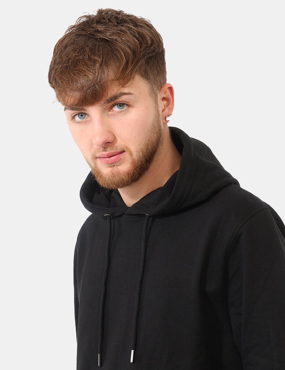 P12004-OB_NERO_PE26_5 Felpa Concept83 Nera - La Felpa CONCEPT83 Nera è un capo essenziale e versatile, pensato per accompagnarti con stile nelle g