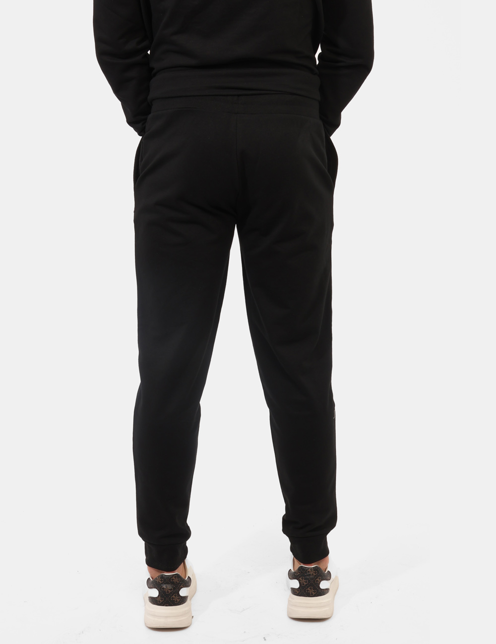 P12070-OB_NERO_PE26_2 P12070-OB_NERO_PE26