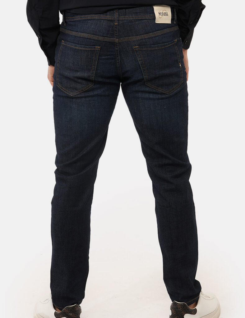 Jeans Yes Zee Blu - Jeans YES ZEE Blu: comfort quotidiano e stile modernoI Jeans YES ZEE Blu sono il capo perfetto per chi c