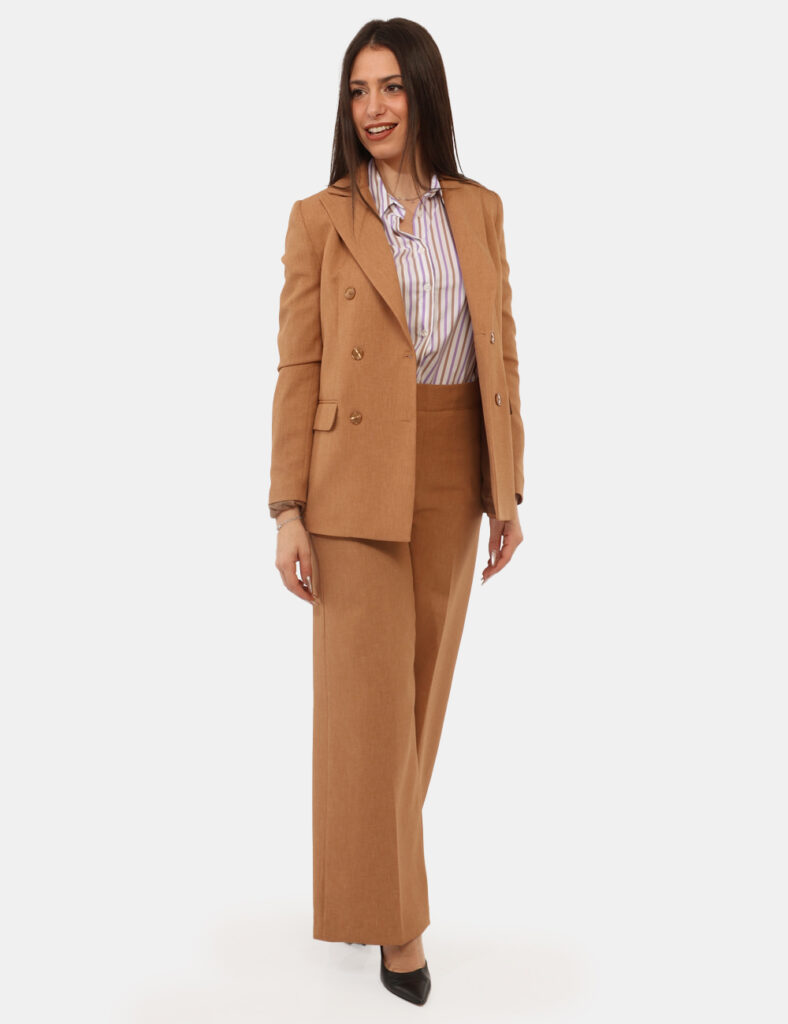 Pantaloni Materica Marroni - Pantaloni MATERICA Marroni I Pantaloni MATERICA Marroni sono il capo ideale per chi desidera un