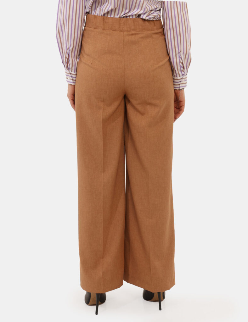 Pantaloni Materica Marroni - Pantaloni MATERICA Marroni I Pantaloni MATERICA Marroni sono il capo ideale per chi desidera un