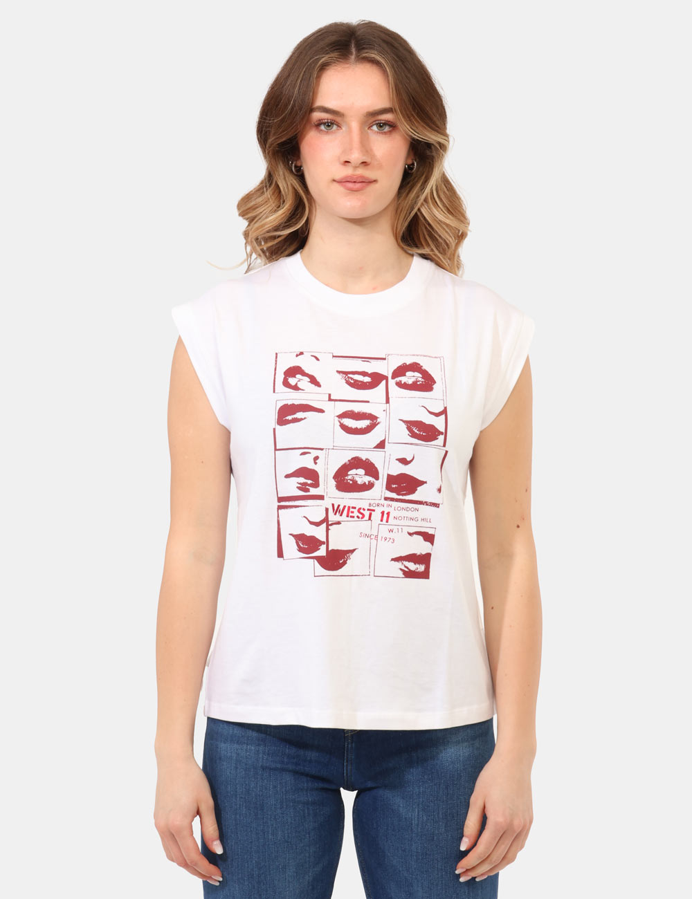 PL5000079-OB_WHITE-P800_PE26_6 T-shirt Pepe Jeans Bianca - T-shirt PEPE JEANS Bianca da donna La T-shirt PEPE JEANS Bianca è il capo perfetto per aggiunger
