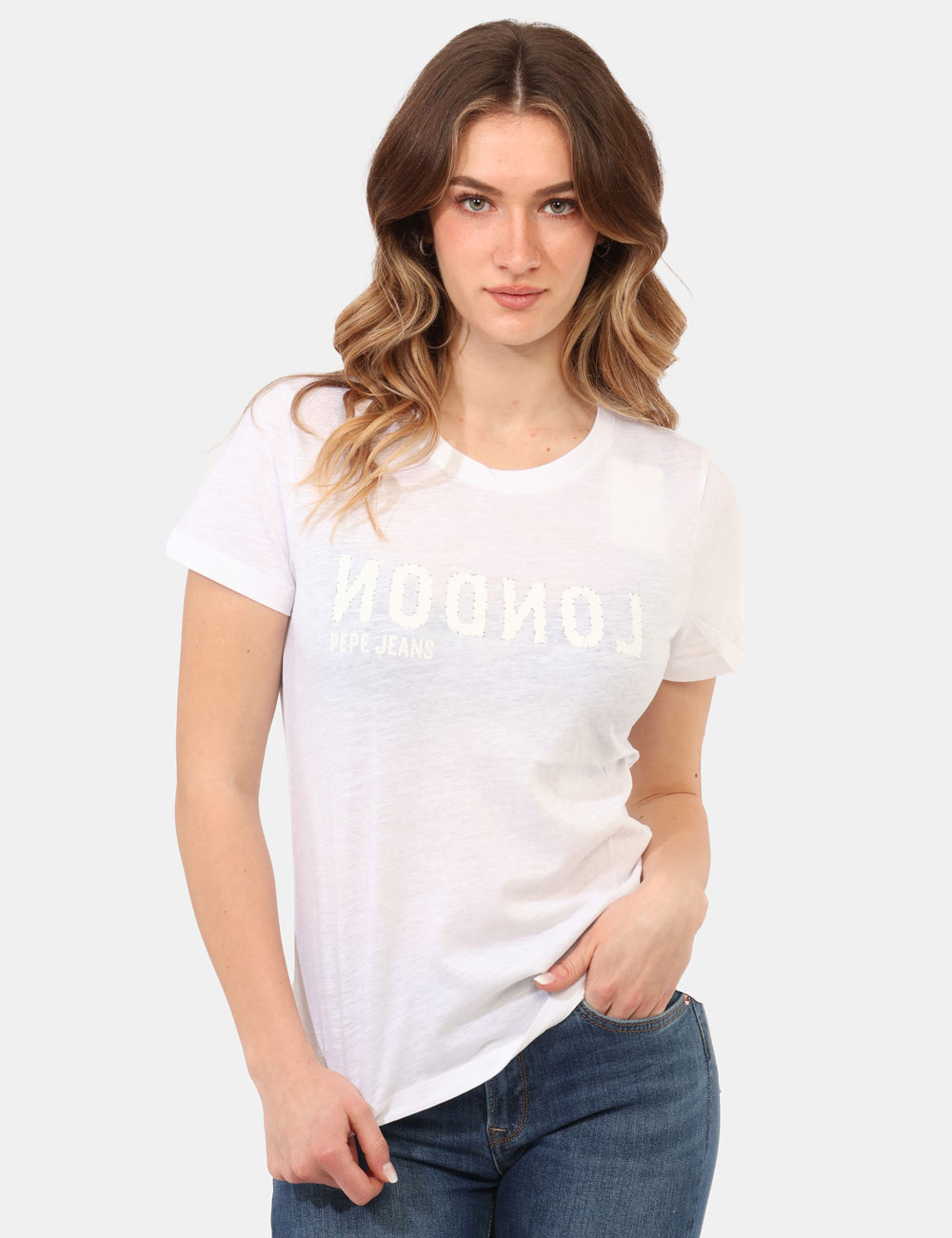 PL5000087-OB_WHITE-P800_PE26_1 T-shirt Pepe Jeans Bianca - T-shirt PEPE JEANS Bianca da donna La T-shirt PEPE JEANS Bianca è un capo essenziale rivisitato