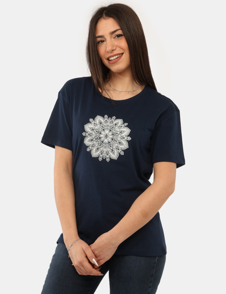 T-shirt Yes Zee Blu - T-shirt YES ZEE Blu: stile casual con un tocco luminosoLa T-shirt YES ZEE Blu è il capo ideale per chi