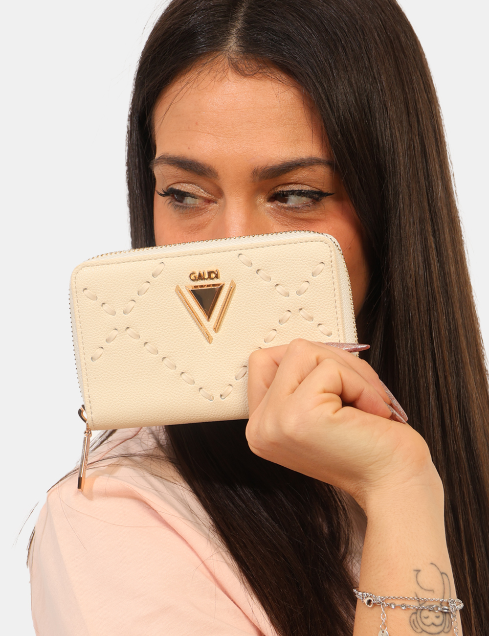 V6AE-12793-MA-CB_BIANCO_PE26_1 Portafogli Gaudi Panna - Portafogli GAUDI Panna Il Portafogli GAUDI Panna è l’accessorio ideale per completare con eleganza