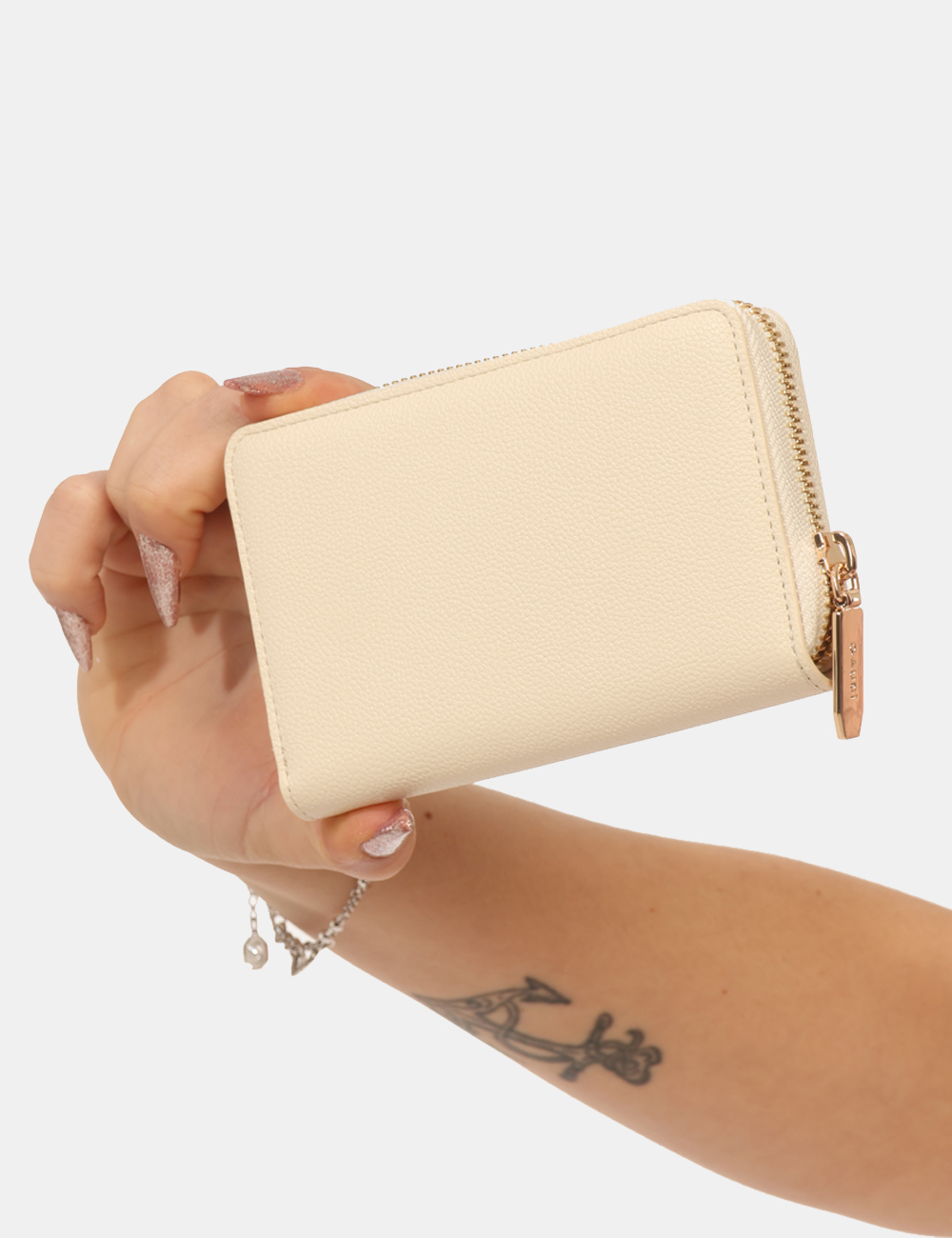 V6AE-12793-MA-CB_BIANCO_PE26_3 Portafogli Gaudi Panna - Portafogli GAUDI Panna Il Portafogli GAUDI Panna è l’accessorio ideale per completare con eleganza