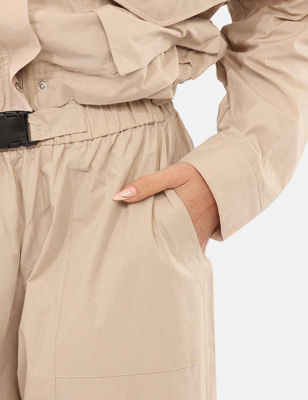 VS25-17108-SB_BEIGE_PE26_3 Pantaloni Via Delle Rose Beige - I Pantaloni VIA DELLE ROSE Beige sono il capo ideale per chi desidera un look fresco, comod