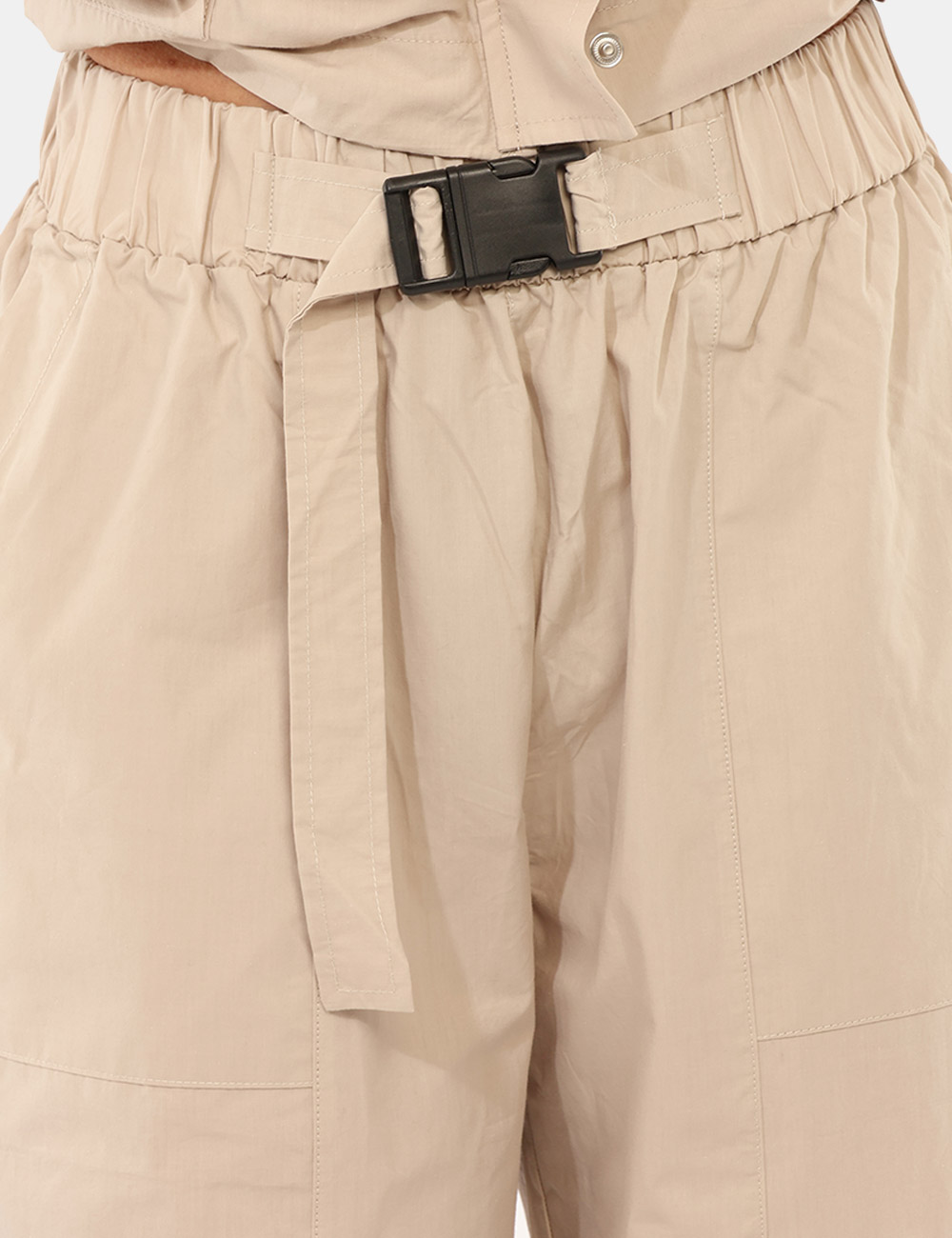 VS25-17108-SB_BEIGE_PE26_4 Pantaloni Via Delle Rose Beige - I Pantaloni VIA DELLE ROSE Beige sono il capo ideale per chi desidera un look fresco, comod